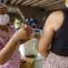 Brasil registra a menor média de mortes por Covid-19 dos últimos 18 meses