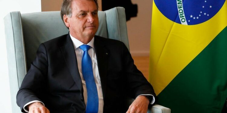 Bolsonaro diz que é contra carnaval devido a nova onda da Covid-19: ‘por mim não teria’