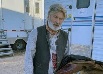 Roteiro do filme ‘Rust’ não previa disparo de arma, diz supervisora