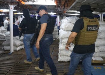 SSP-AM realiza operação no porto da Manaus Moderna para coibir tráfico de drogas