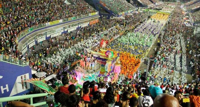 OMS alerta para 4ª onda da Covid-19 e o perigo das comemorações do Carnaval no Brasil