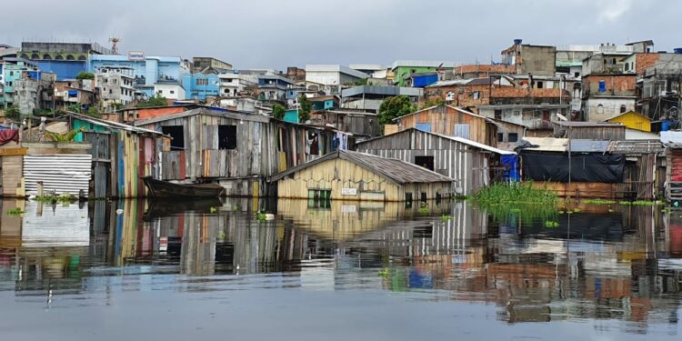 Alerta! Rio Negro volta a subir antes do período da enchente