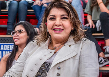 “Ninguém sabe se sou assexuada, bi ou tri”, dispara Roberta Miranda