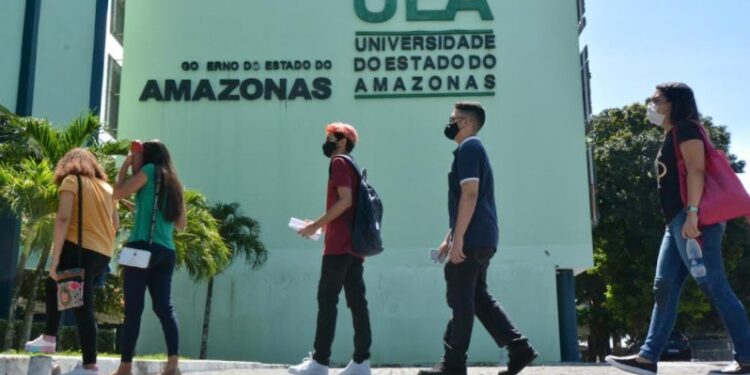 UEA abre prazo para pedidos de isenção das taxas de inscrição do Vestibular e SIS