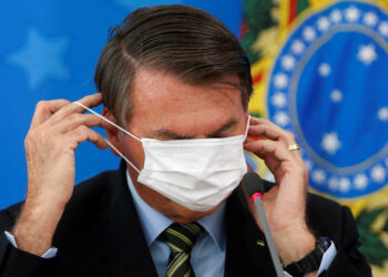 Bolsonaro nomeia a si mesmo título de Grão-Mestre da Ordem Nacional do Mérito Científico