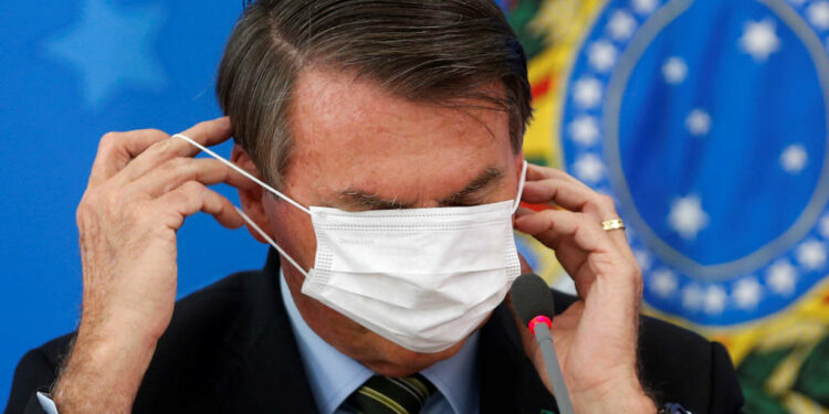 Bolsonaro nomeia a si mesmo título de Grão-Mestre da Ordem Nacional do Mérito Científico