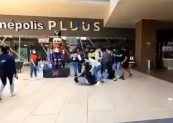 VÍDEO: Fãs do Homem-Aranha 3 promovem pancadaria durante pré-venda de ingressos