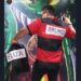 Apologia ao feminicído: Porão do Alemão revolta internautas ao postar foto de cliente fantasiado do ex-goleiro Bruno