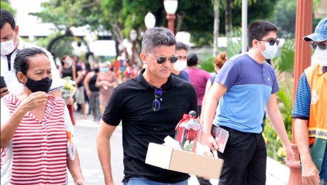 Finados: Prefeito anuncia enterro digno às vítimas da Covid-19 sepultadas em covas coletivas, em Manaus