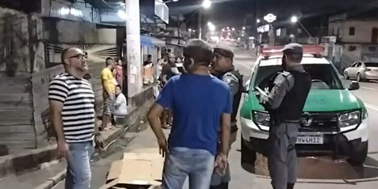 Mototaxista é executado com tiros nas costas, no bairro Japiim