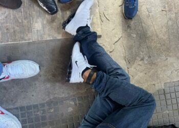 VÍDEO: Detento do semiaberto é executado em plena luz do dia, em parada de ônibus na Cachoeirinha