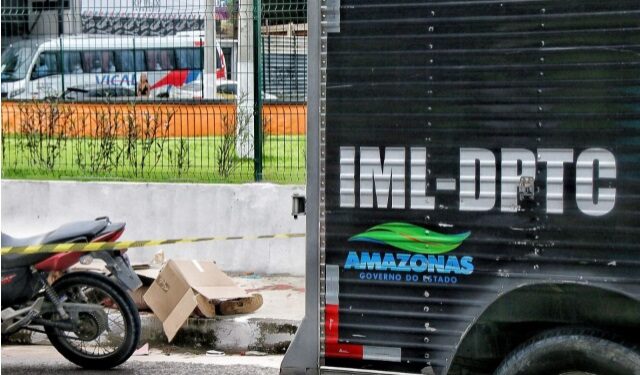 ‘Justiceiro’ acerta dois suspeitos de roubo e um deles morre, na zona Norte de Manaus