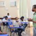 Wilson Lima sanciona lei que garante 14º e 15º salários aos professores da rede estadual