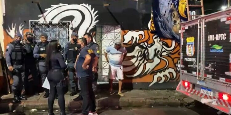 ‘Orelhinha’ é executado dentro de estúdio de tatuagem, no São Jorge