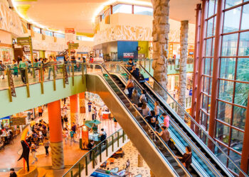 Shoppings de Manaus passam a ser postos de vacinação contra Covid-19; Confira