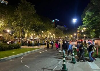 VÍDEO: Bandidos invadem shopping, roubam joalheria e promovem tiroteio em meio a clientes
