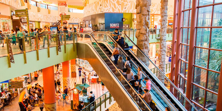 Shoppings de Manaus passam a ser postos de vacinação contra Covid-19; Confira