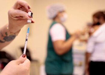 ‘Megavacinação’ acontece neste sábado com foco na 2ª dose e dose de reforço para adultos acima de 18 anos
