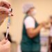 ‘Megavacinação’ acontece neste sábado com foco na 2ª dose e dose de reforço para adultos acima de 18 anos