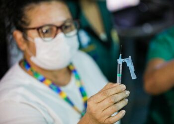 Mega Vacinação: Governo do AM promove ação para intensificar imunização contra Covid-19