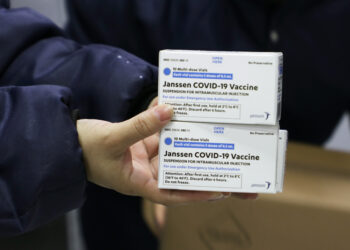 Amazonas recebe 12,3 mil doses da Janssen que serão usadas na dose de reforço