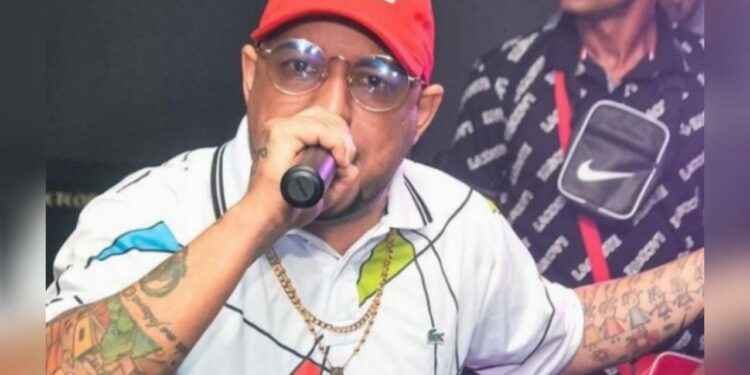 MC Boco do Borel é executado a tiros durante show na madrugada deste domingo (26)