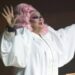 Pastor é afastado de igreja após fazer performance como drag queen