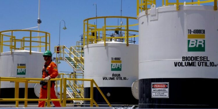 Petrobras abre inscrições para concurso com 757 vagas para nível superior
