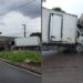 Motorista fica preso a ferragens em acidente com dois caminhões, na barreira de Manaus