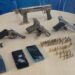 Foragidos de Iranduba são presos com arsenal de armas e drogas, na zona Oeste de Manaus