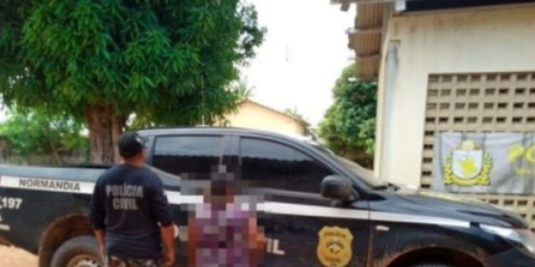 Avó é presa por permitir estupro de neta de 11 anos em troca de comida
