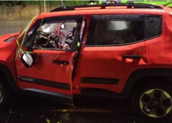 Empresário é flagrado correndo nu em estrada após ser roubado por mulheres que conheceu em festa