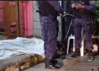 Tio cadeirante e sobrinho são executados a tiros em lanchonete