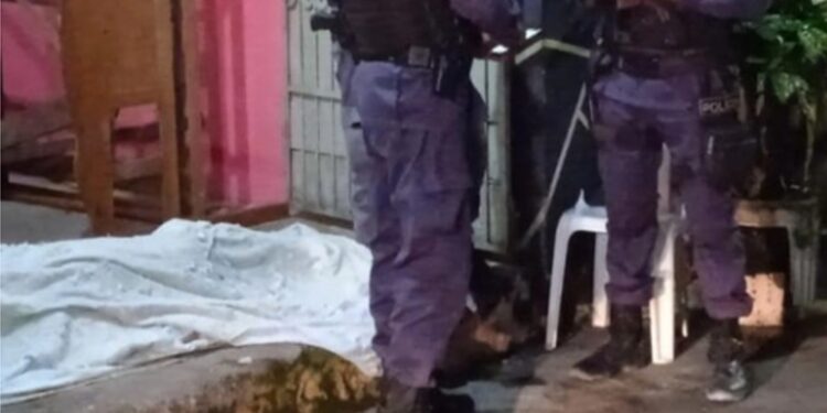 Tio cadeirante e sobrinho são executados a tiros em lanchonete