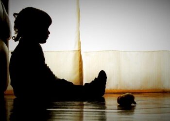 Militar do Exército e esposa são presos por torturar filho dele, de apenas 4 anos