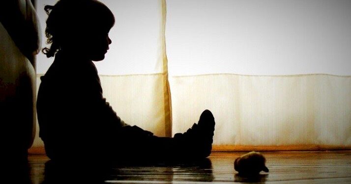 Militar do Exército e esposa são presos por torturar filho dele, de apenas 4 anos