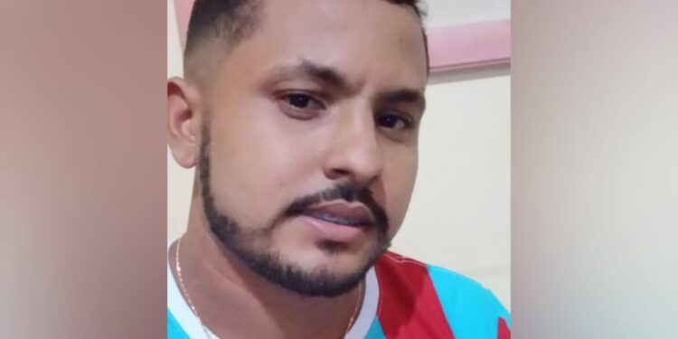 Jovem sai de casa para ir ao banco no Centro de Manaus e desaparece
