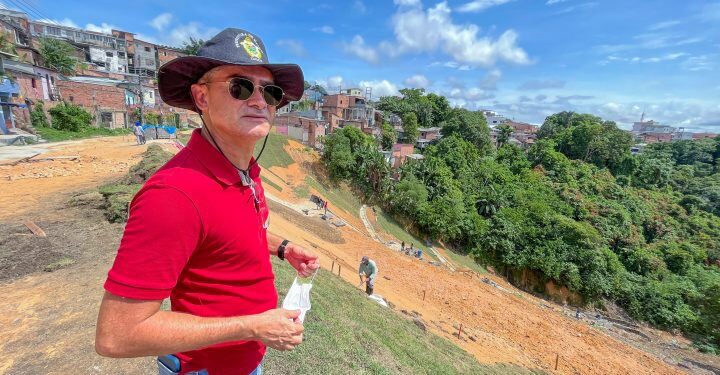 Prefeito determina criação de área de esporte e lazer em trecho de erosão que foi recuperada