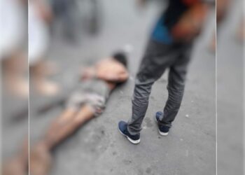 Homem invade casa para estuprar criança, mas leva ‘peia’ da mãe da menina e de populares, em Manaus