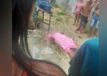 Jovem tenta fugir, mas é executado a tiros no Puraquequara; imagem forte