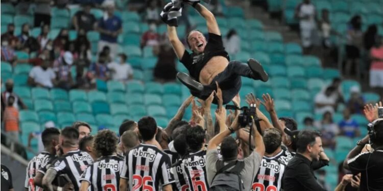 Após 50 anos, Atlético-MG comemora título de campeão brasileiro antecipado