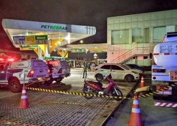 Homem envolvido com agiotagem é executado em posto de combustíveis, no Coroado