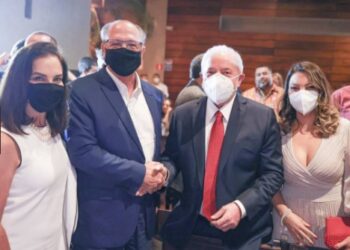 Após jantar com Alckmin, Lula se reúne com líderes e dirigentes do PSB