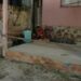 Homem tem corpo crivado de balas em frente a casa onde morava, na Compensa