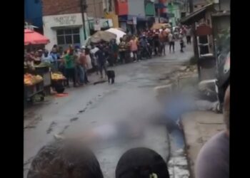 VÍDEO: Três pessoas morrem eletrocutadas após fio de alta tensão cair em rua