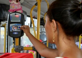 Estudantes da rede pública terão “Passe Livre” nos coletivos da cidade