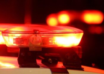 Casal de idosos é encontrado morto com marcas de tiros, em motel