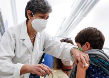 Covid-19: Pfizer diz que entrega vacinas para crianças em janeiro de 2022