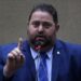 William Alemão descumpre promessa de campanha e vota a favor de aumento de quase 100% do ‘cotão’