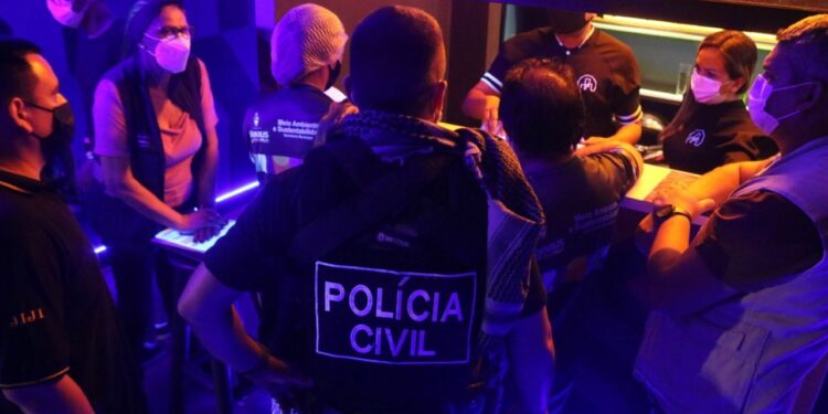 Um total de 14 festas clandestinas são encerradas em Manaus